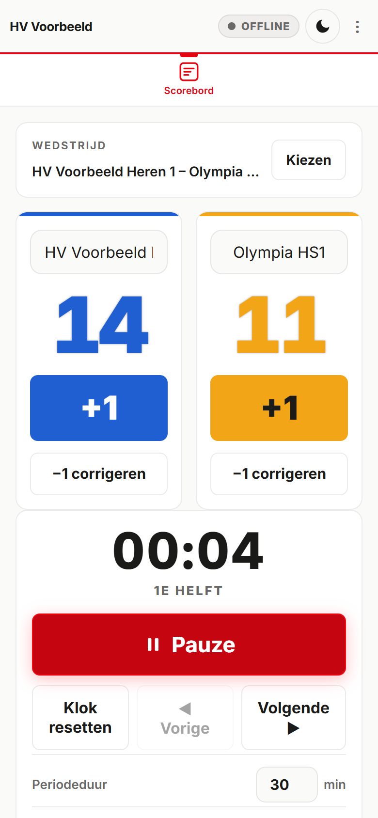 Scorebord-bediening met twee grote scores, een plus-één knop per team en de wedstrijdklok